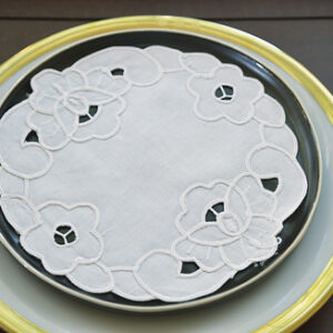 Round Emerald Embroidered Doilies. White Color. (12 pieces)