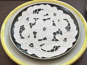 Embroidery Doilies Empress All Embroidered Round Doilies.8"RD.(12 pieces)