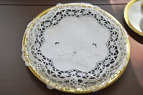 11" round, southern hearts, cluny lace