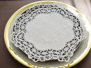 southern hearts 10" round cluny lace