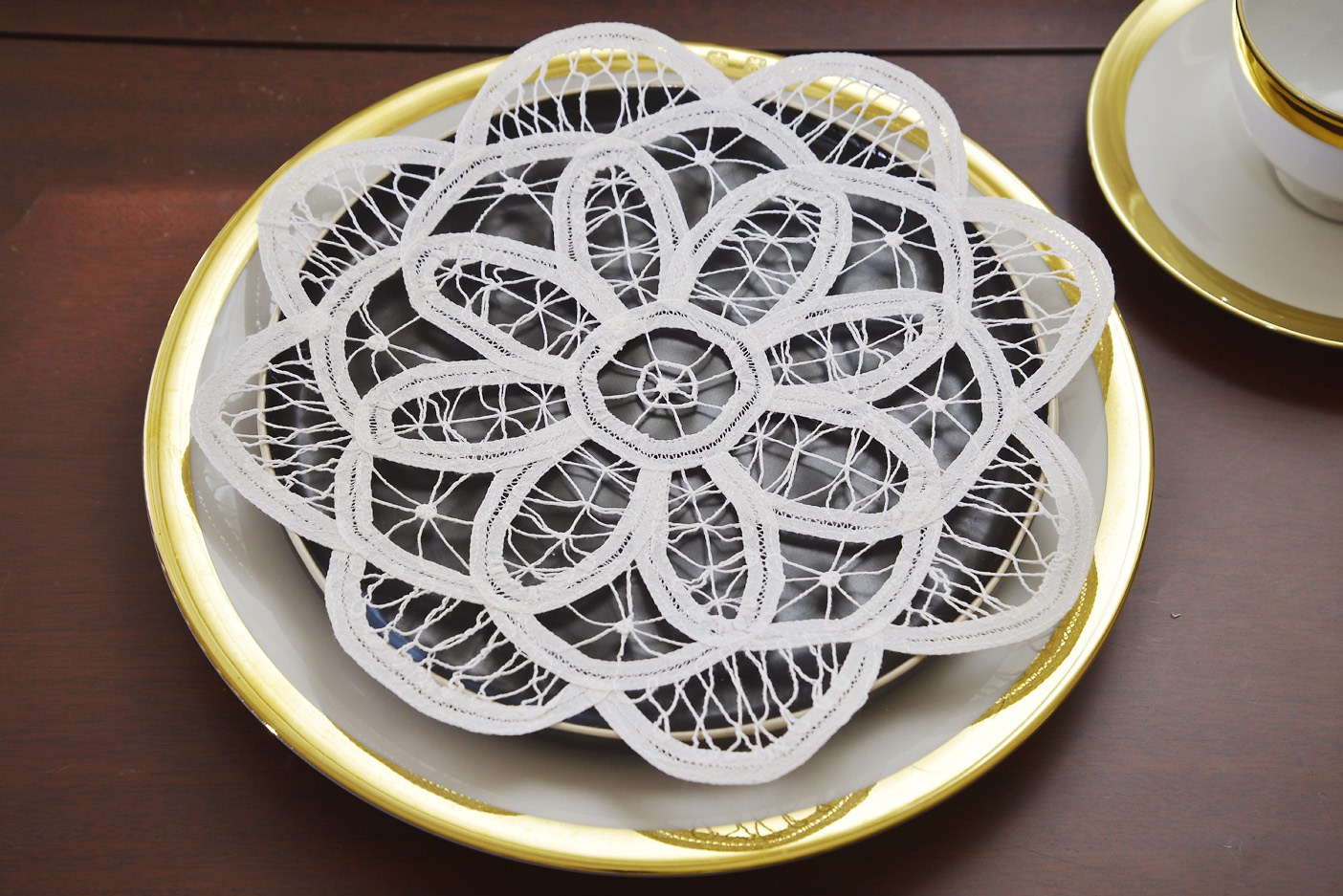 10" Round, All Lace Doily