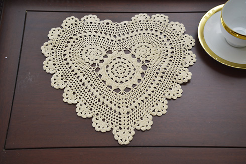 13" hearts crochet doily, wheat color
