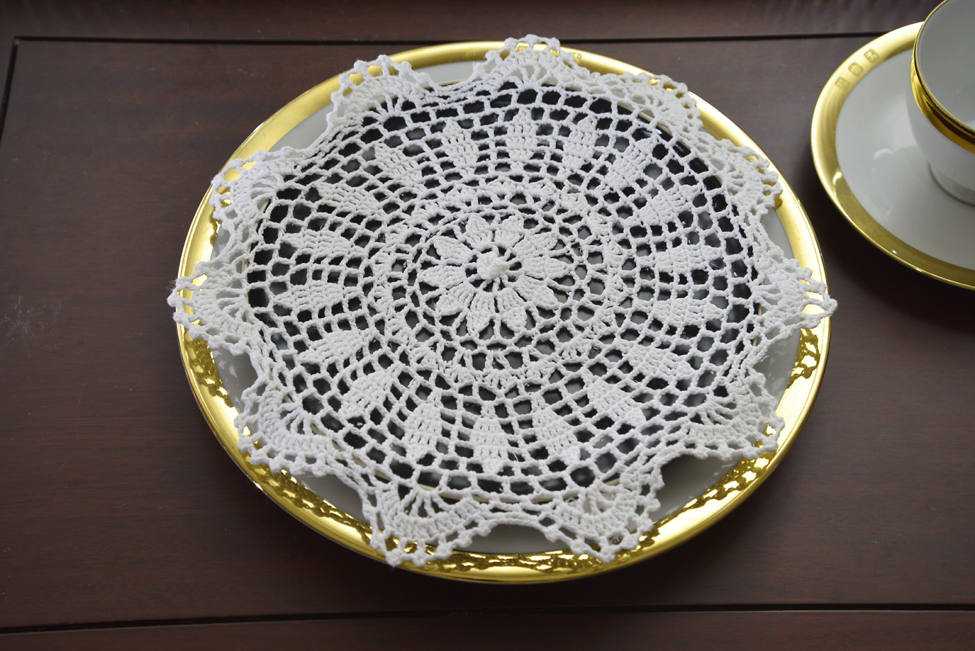 White color, Round Crochet Lace