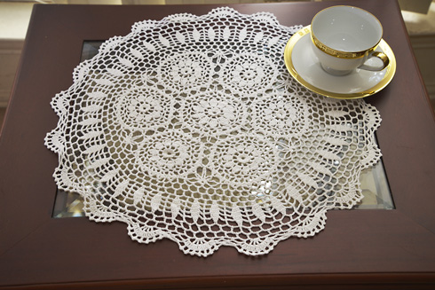 18" Round Crochet, White