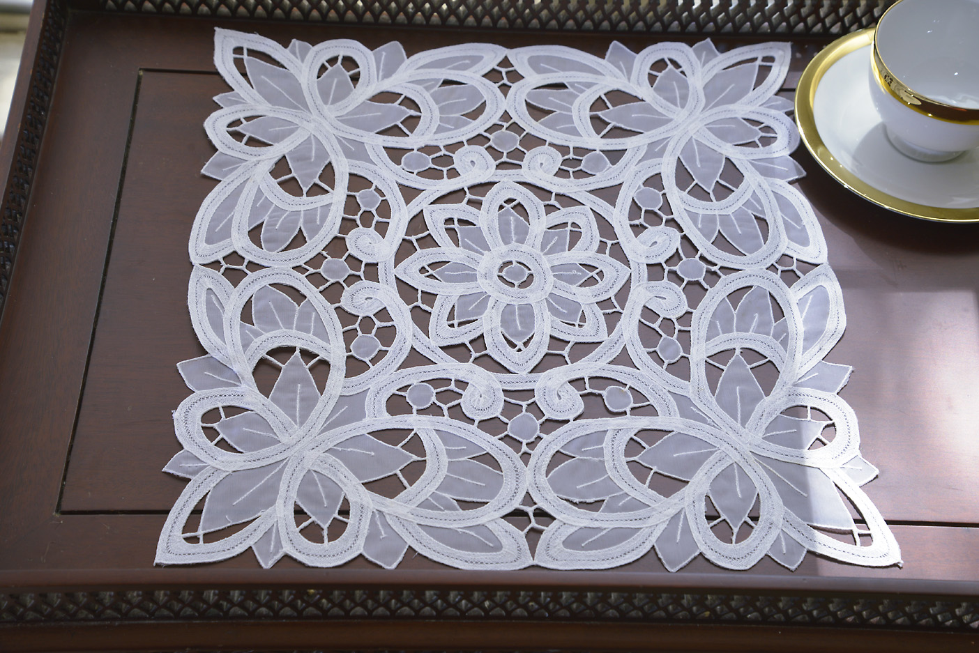 14" square crystal lace